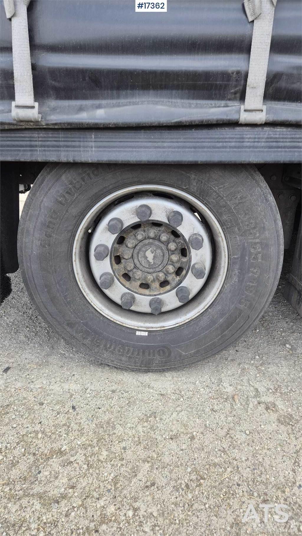 Schmitz Cargobull Curtainsider semi-trailers