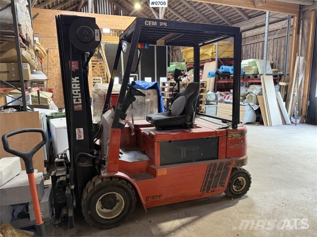 Clark CEM 25 Forklift trucks - others