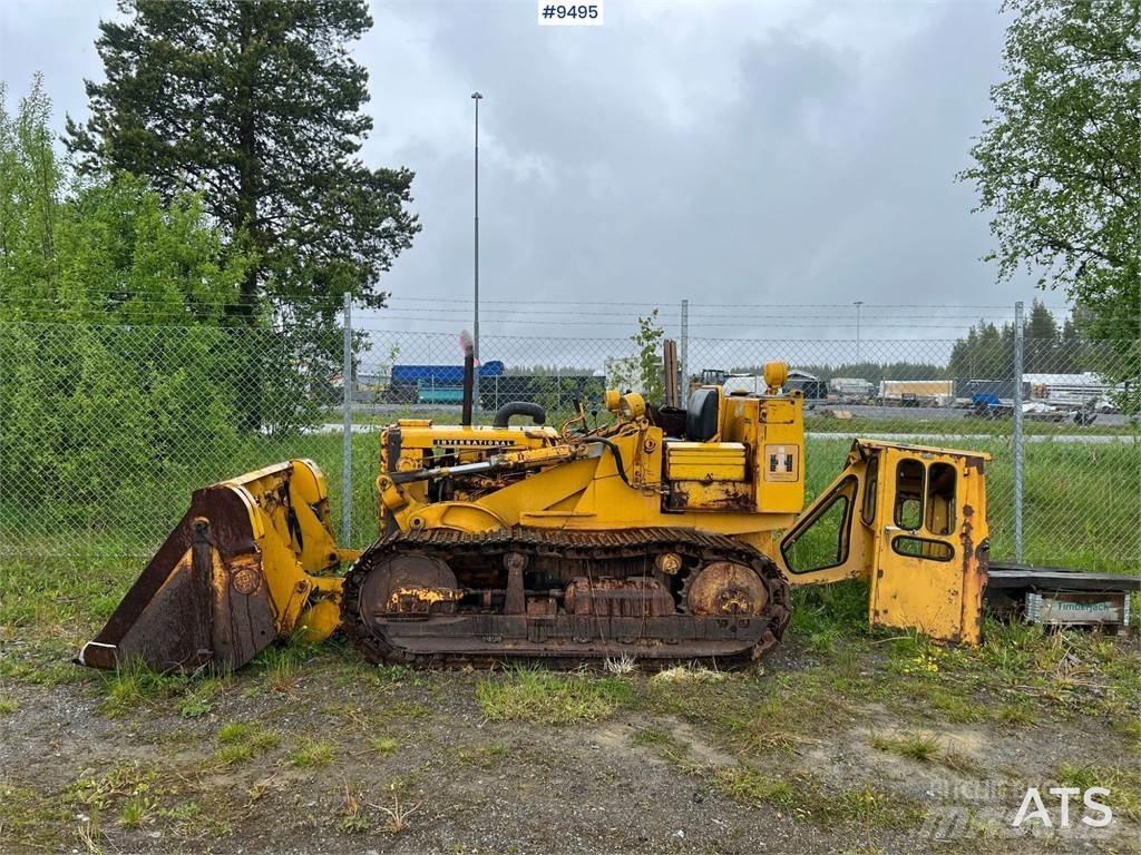 International L125 Crawler dozers