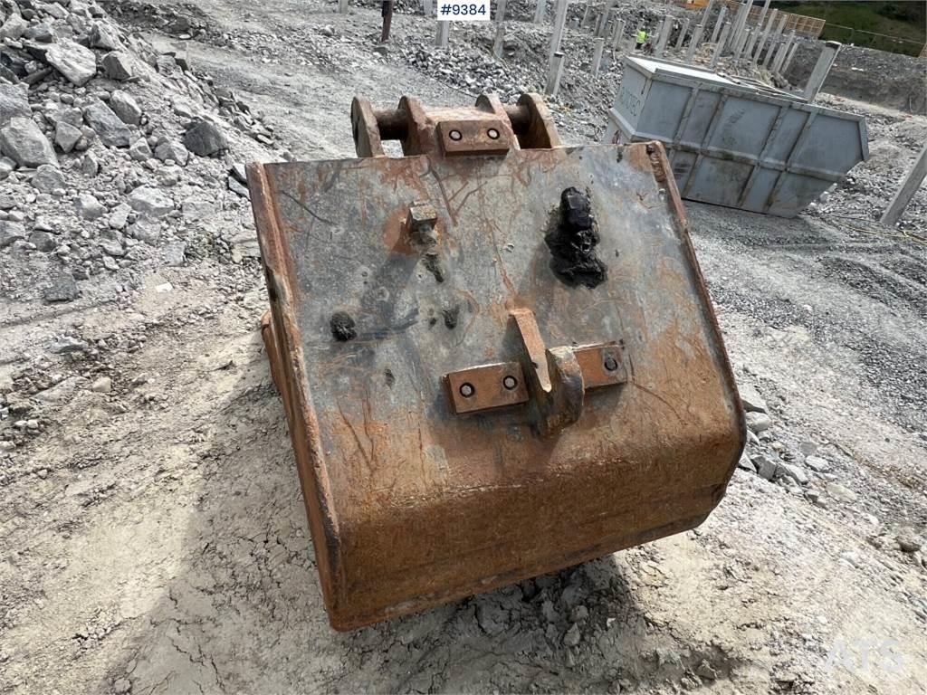 Komatsu PC210LC-8 Crawler excavators