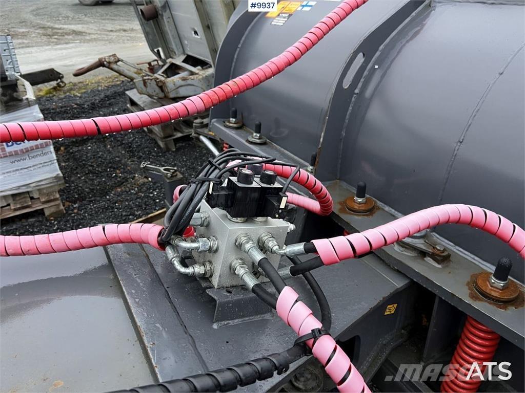 Pome JETI/ Volvo Plows