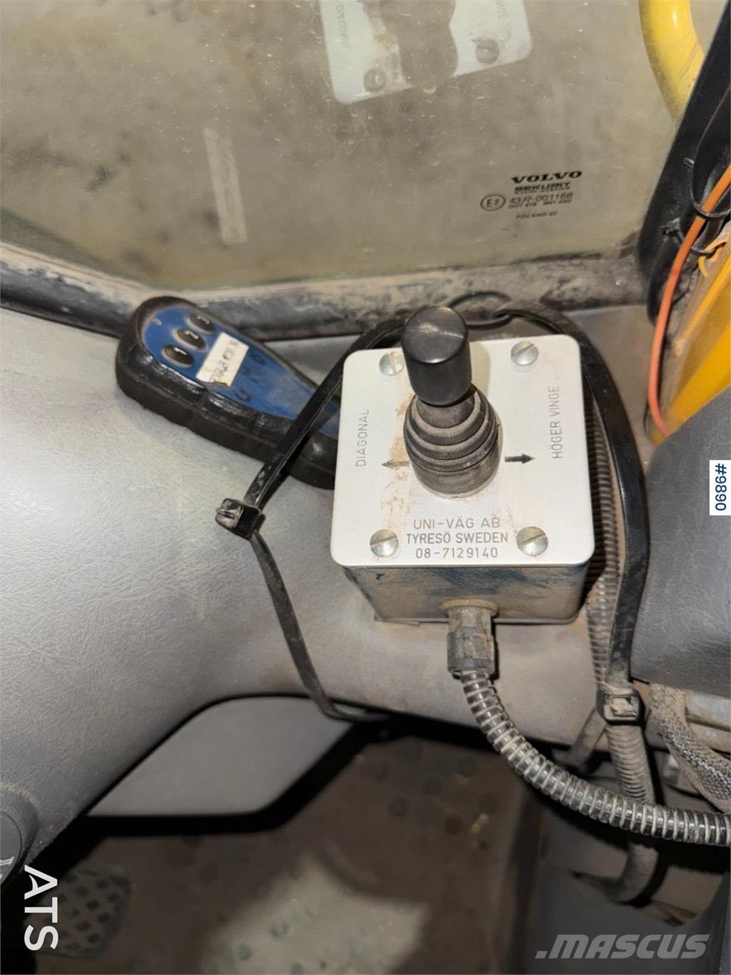 Uni-väg UV-280 Plows