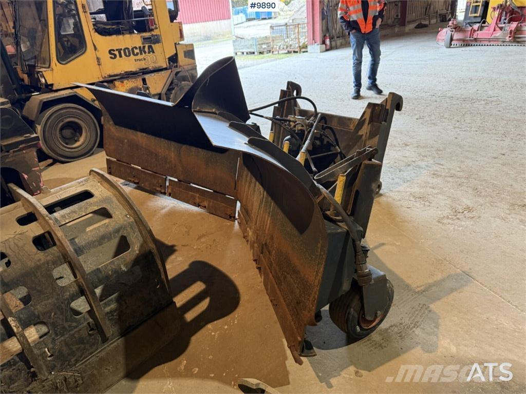 Uni-väg UV-280 Plows