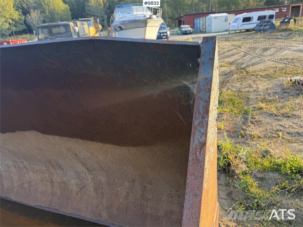 YPV GR 6.5 m3 Buckets