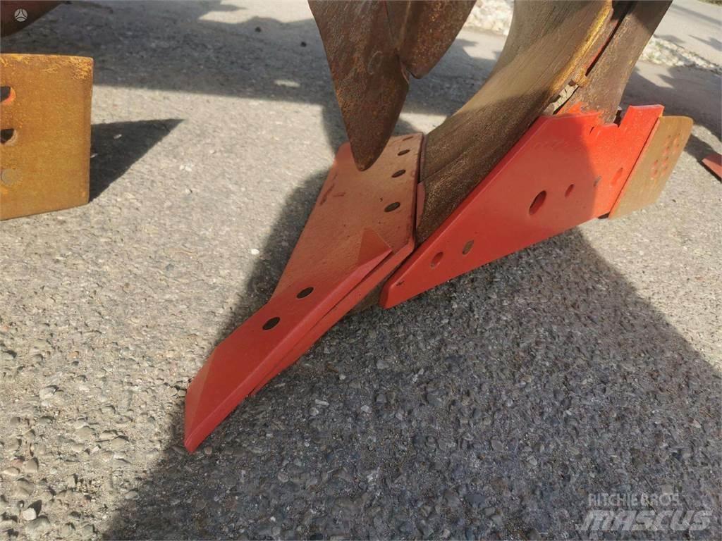 Kverneland F160 Conventional ploughs