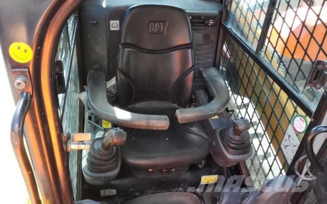 CAT 259D HF Skid steer loaders