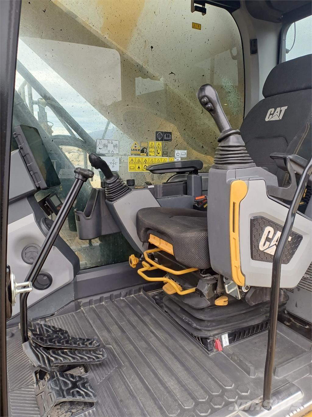 CAT 395 Crawler excavators