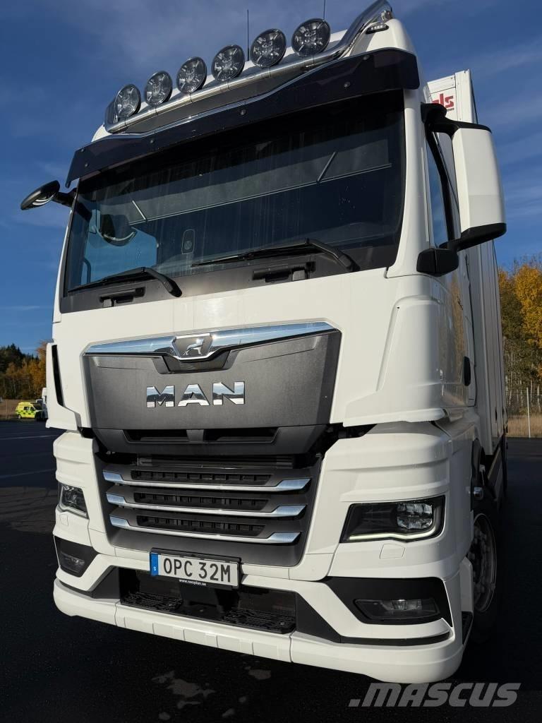 MAN 26.510 6X2-4 Box body trucks