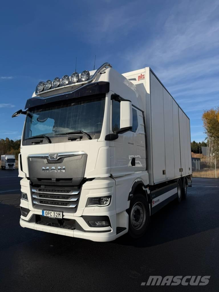 MAN 26.510 6X2-4 Box body trucks