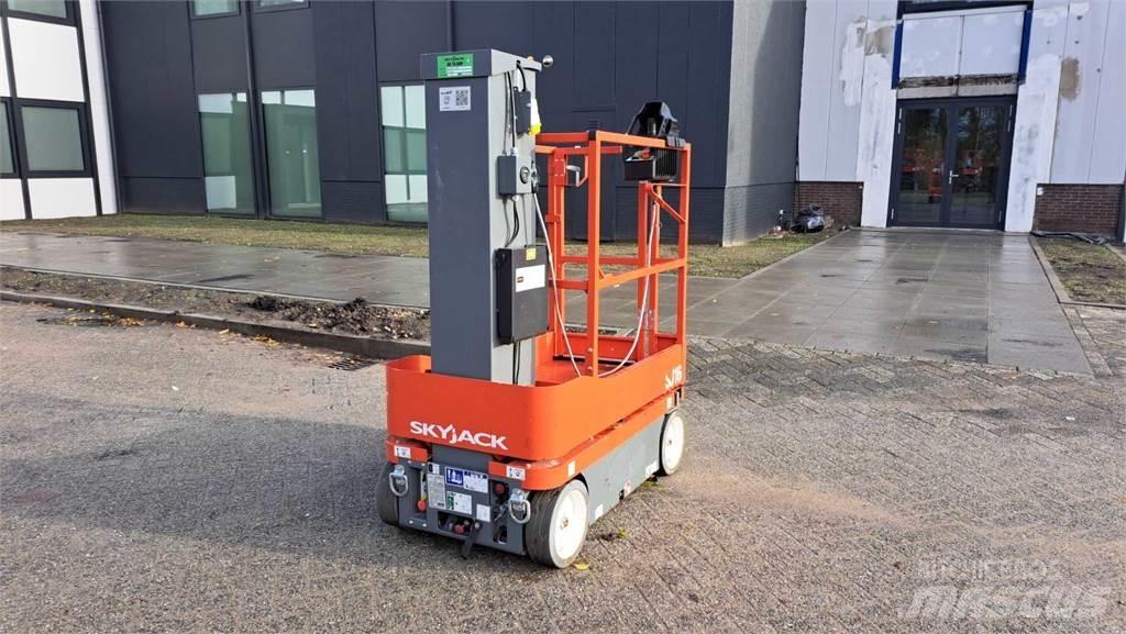 SkyJack SJ16 Other lifts and platforms