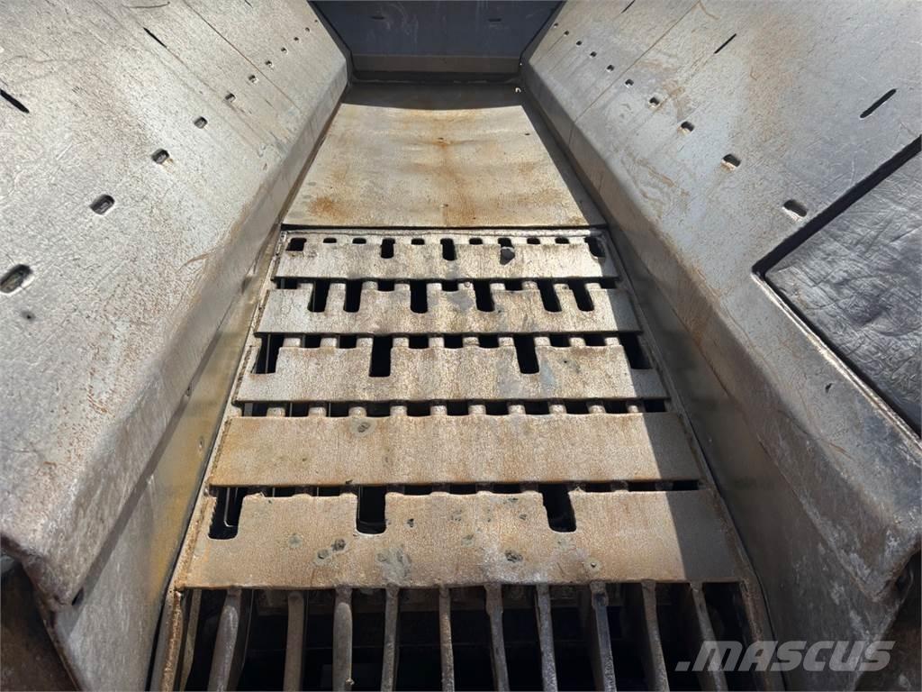 McCloskey J44 Construction - Others