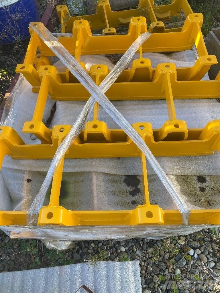 Komatsu D65PX Crawler dozers