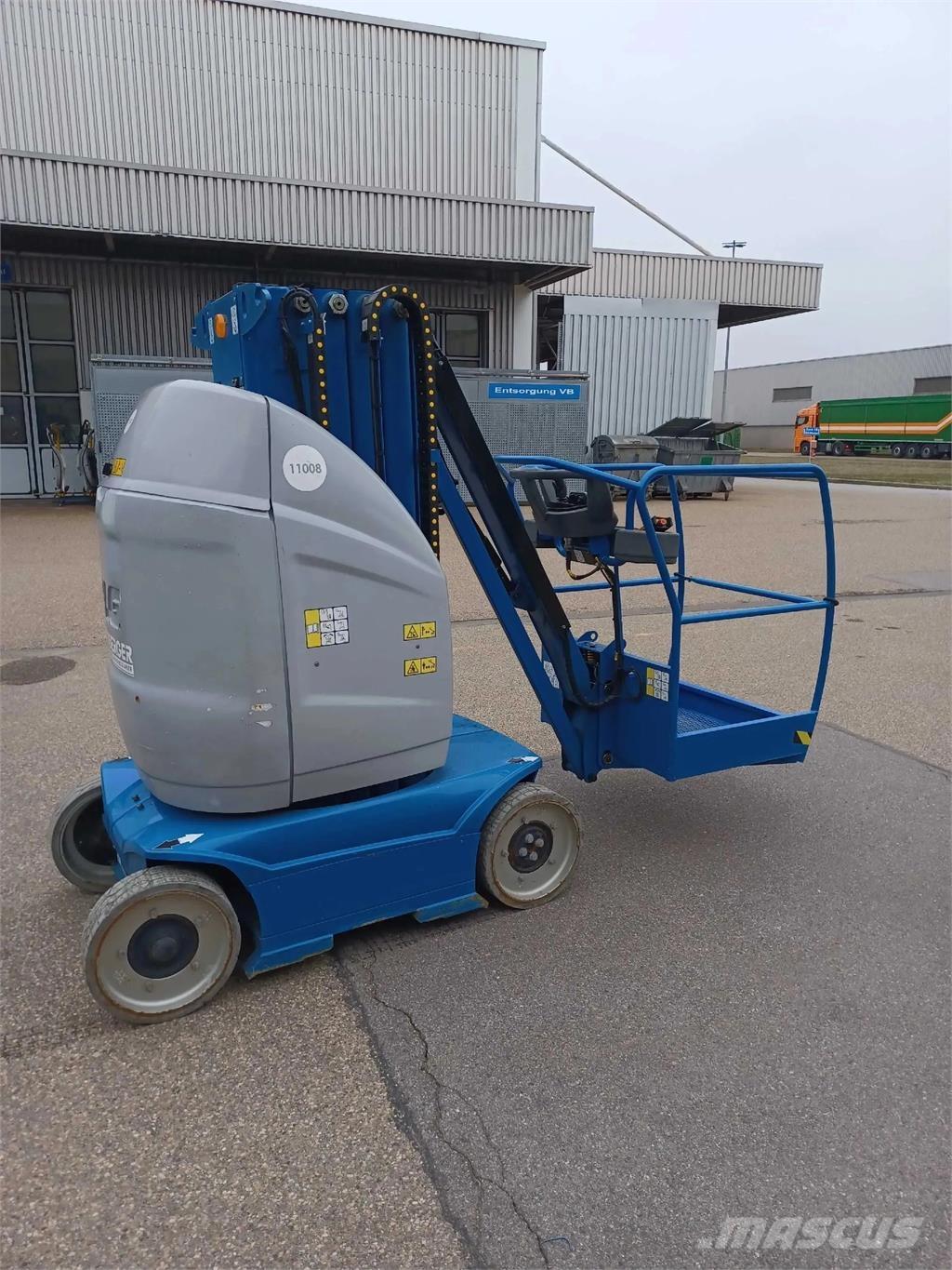 JLG Toucan 10E-L Articulated boom lifts