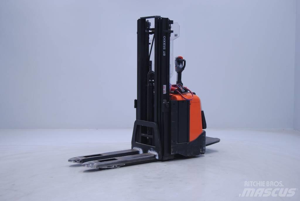 Toyota SPE125L Pedestrian stacker
