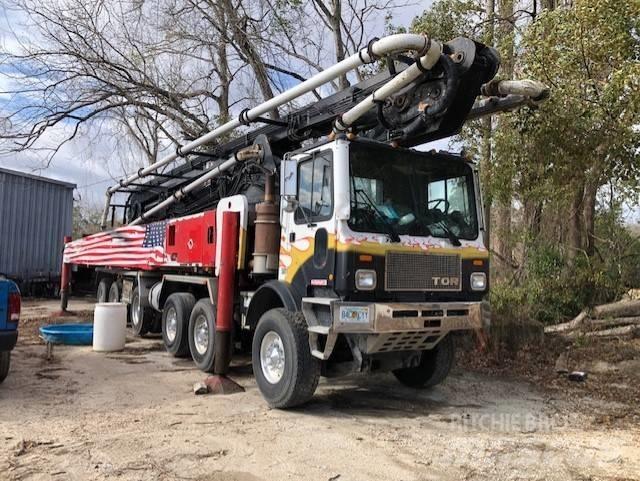 TOR T-63120 Concrete pump trucks
