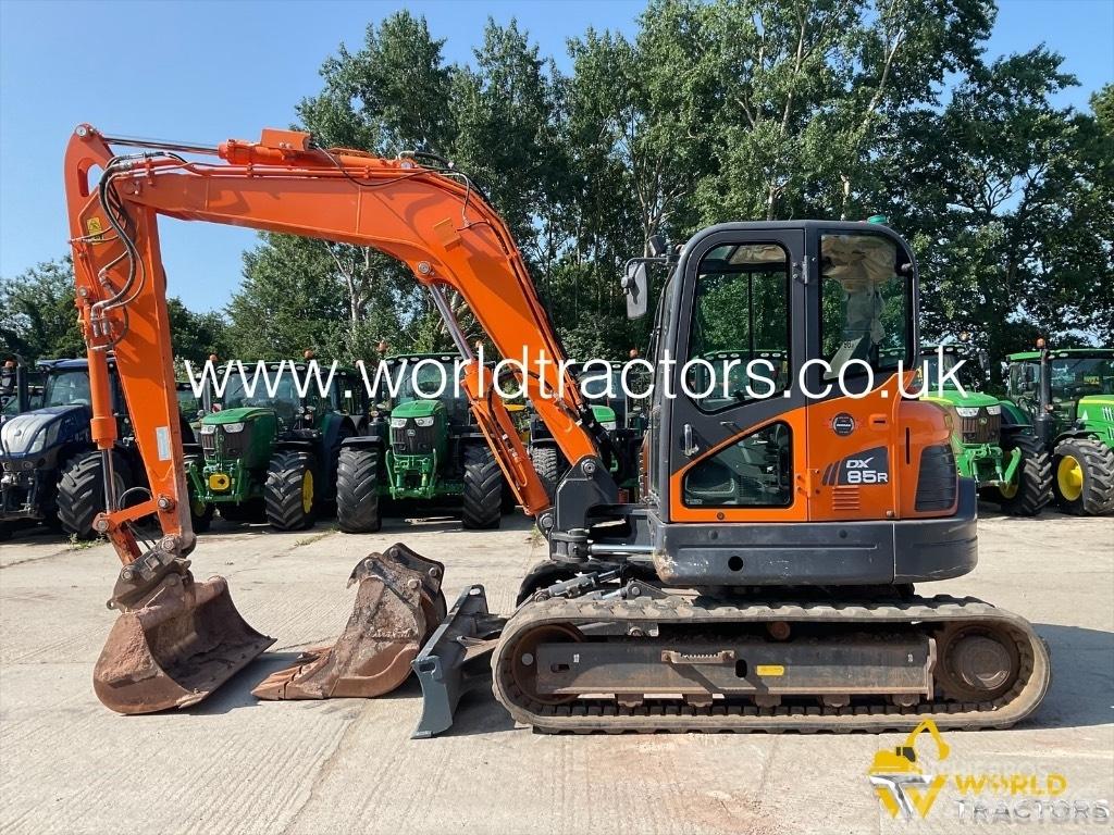 Doosan DX 85 R-3 Midi excavators  7t - 12t