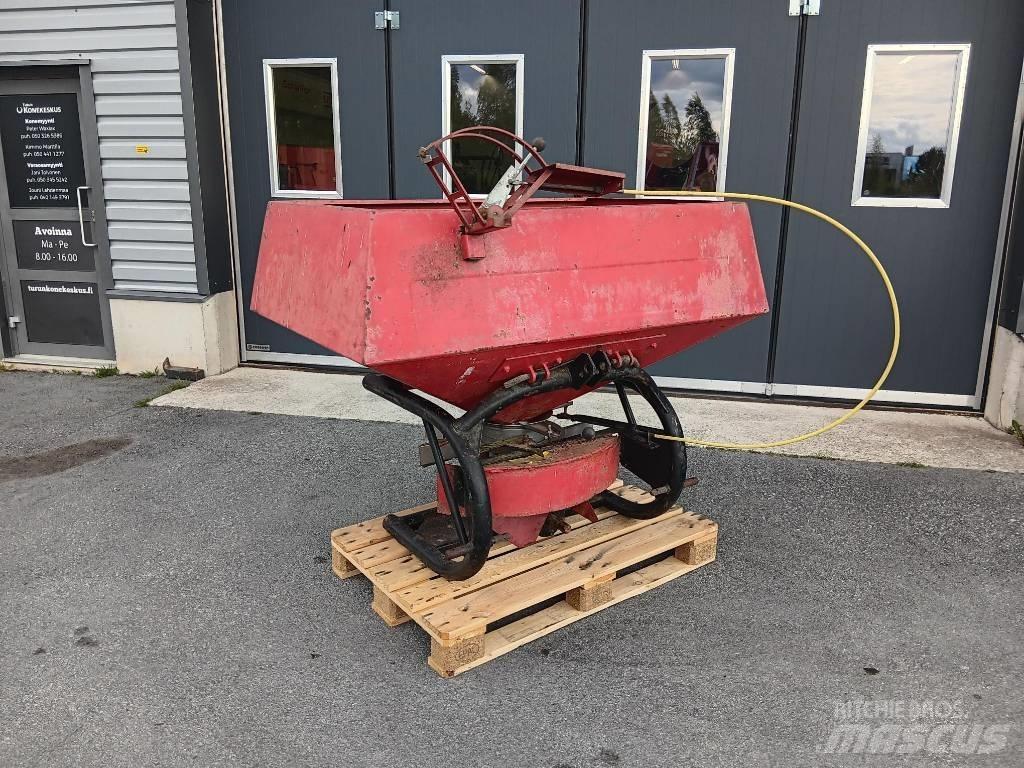 YLÖ Viska 800 Mineral spreaders