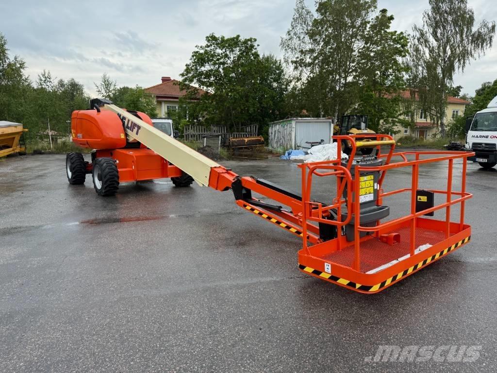 JLG 660 SJ Articulated boom lifts