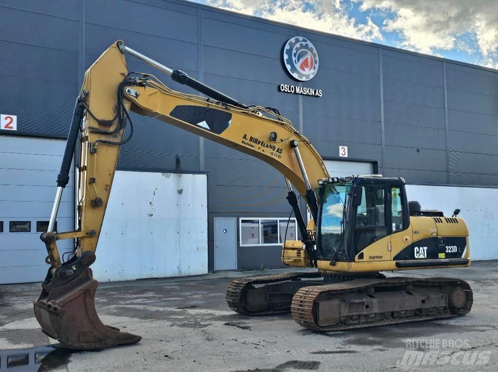 CAT 323 D L Crawler excavators