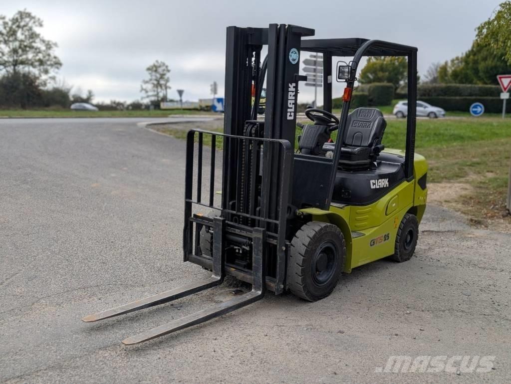 Clark GTS 25 D Diesel trucks