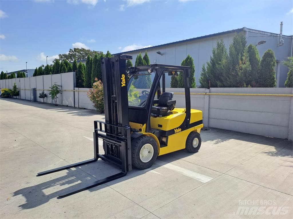 Yale GDP35VX Diesel trucks