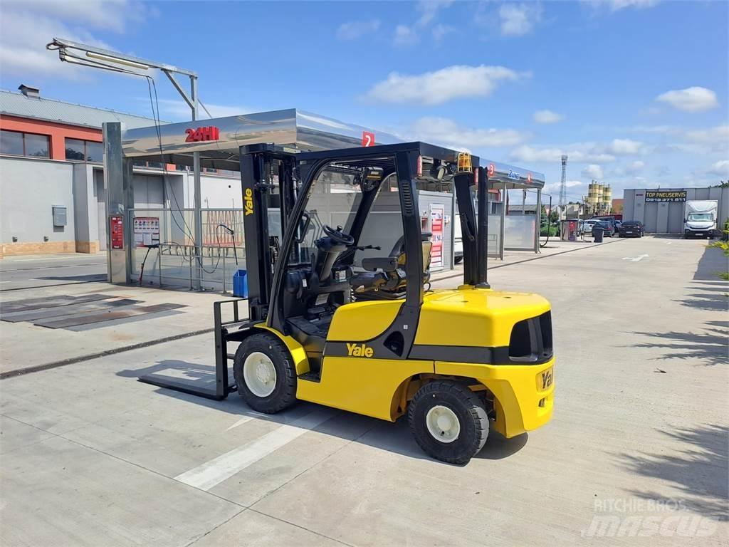 Yale GDP35VX Diesel trucks
