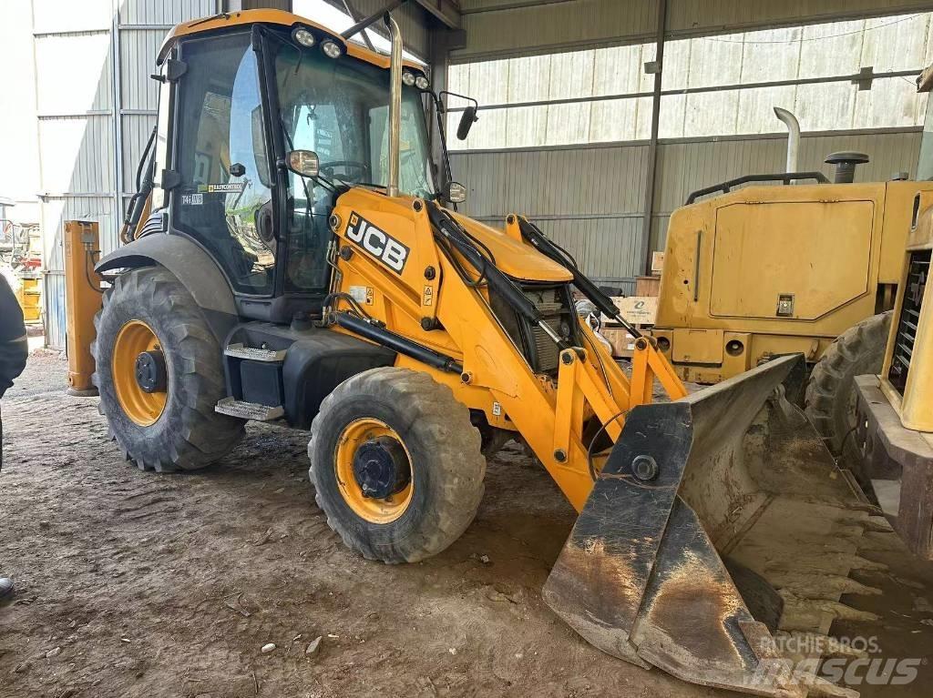 JCB 3 CX Backhoe loaders