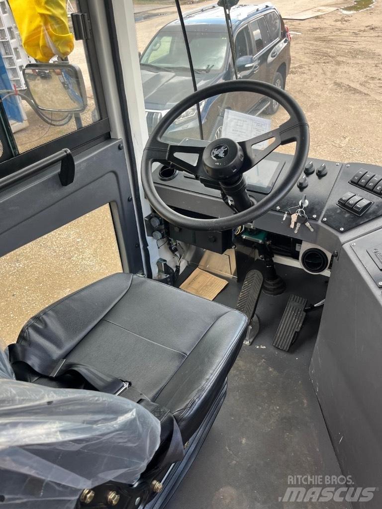 XCMG XPT70K Terminal tractors