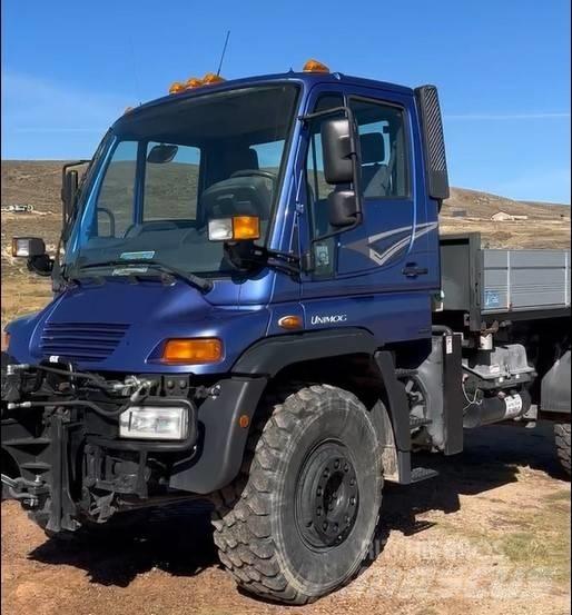  UNIMG FLBTK Flatbed / Dropside trucks