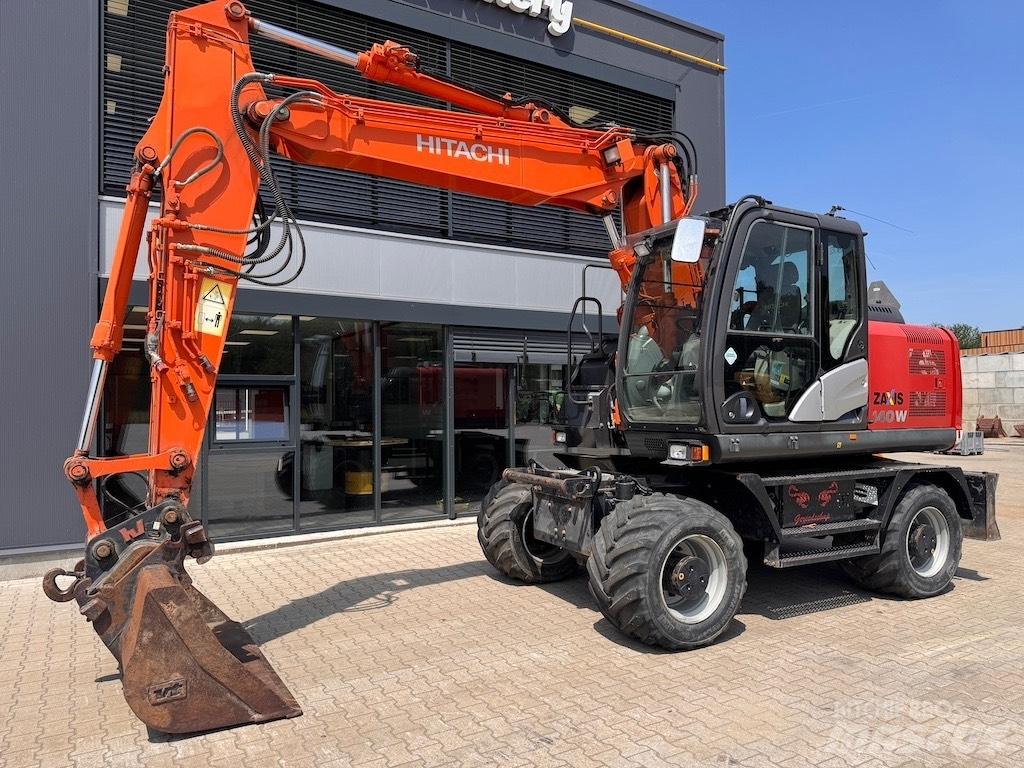 Hitachi 140W Wheeled excavators