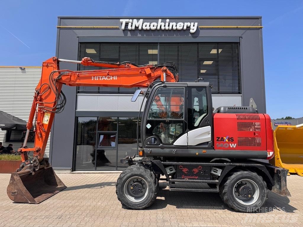 Hitachi 140W Wheeled excavators