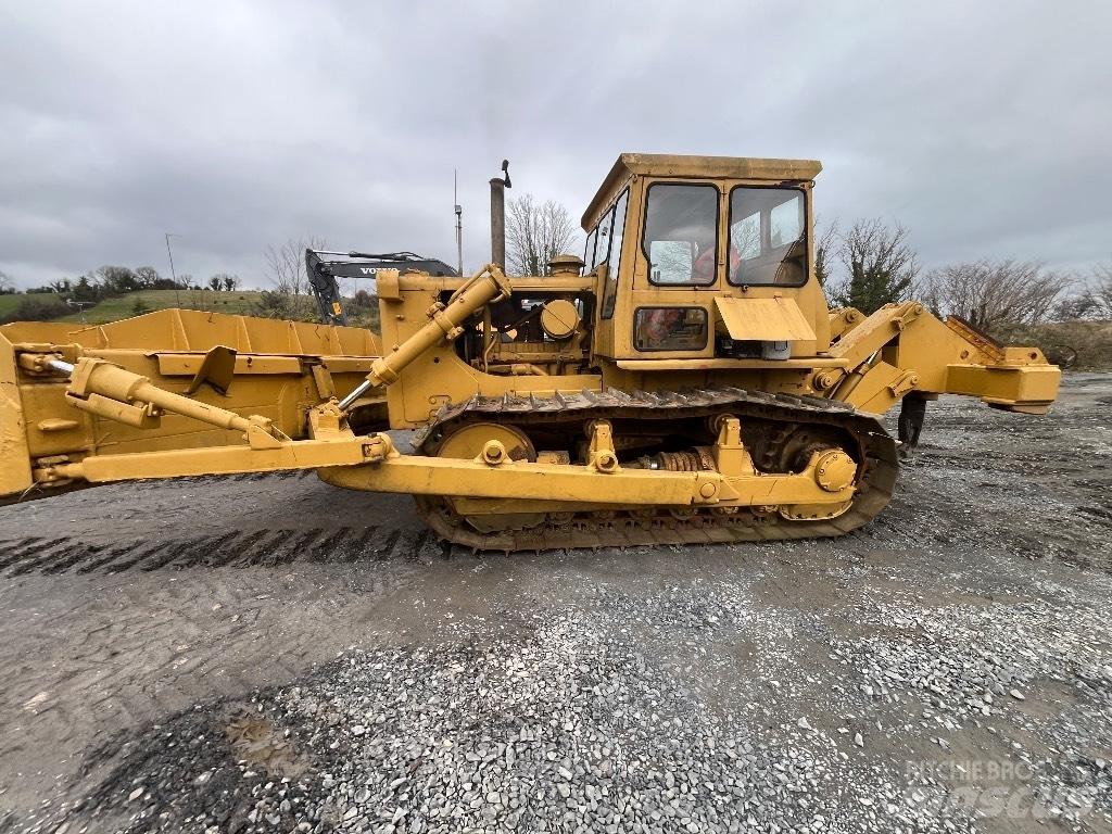 CAT D 7 Crawler dozers