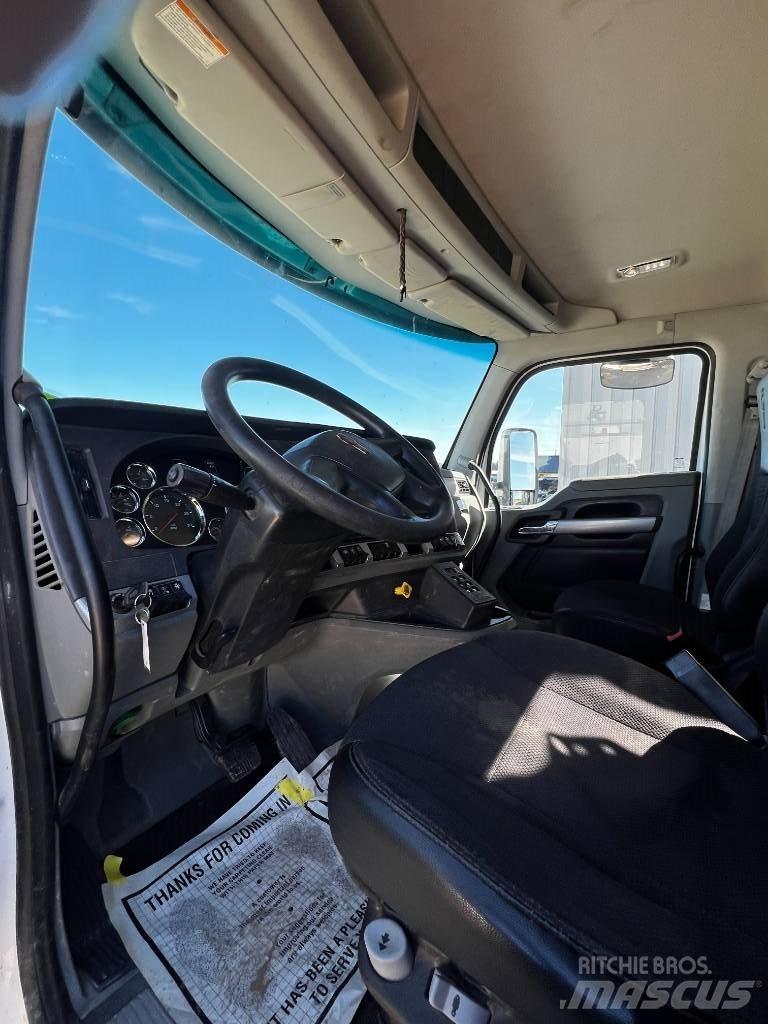 Kenworth T880 Combi / vacuum trucks