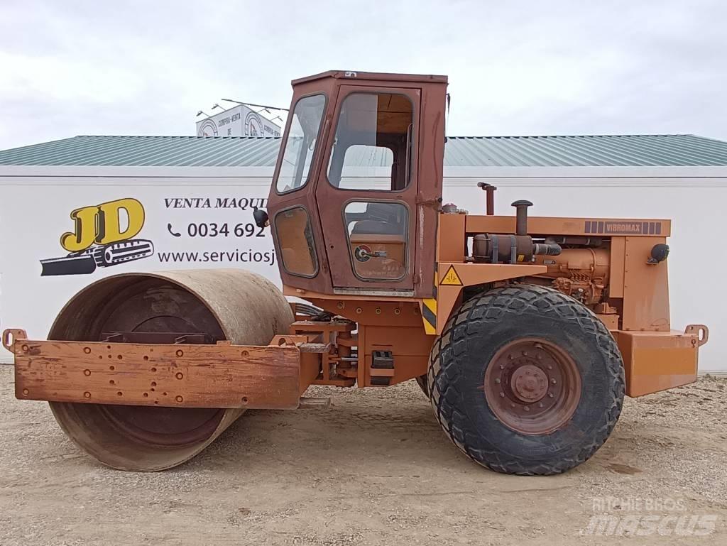 CASE W 1102 Soil compactors