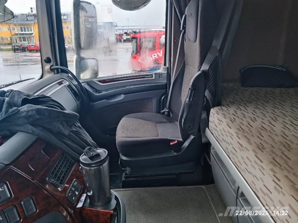 DAF XF 510 Hook lift trucks