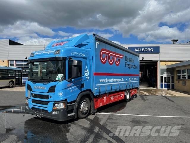 Scania P 370 Curtainsider trucks