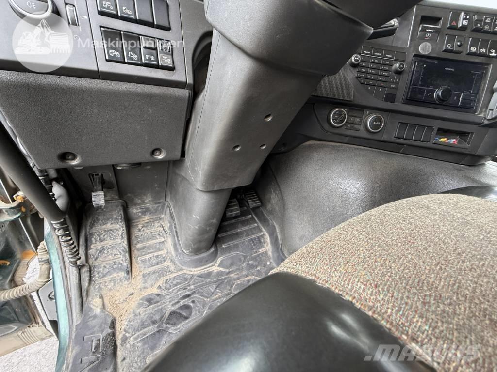 Volvo FMX 470 Tipper trucks