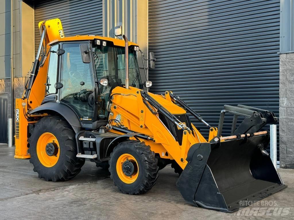 JCB 3 CX Backhoe loaders