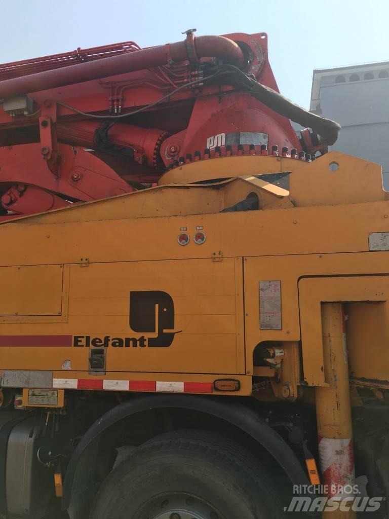 Putzmeister 46m Concrete pump trucks