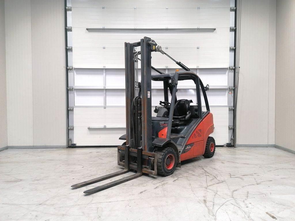Linde H25D-02 Diesel trucks