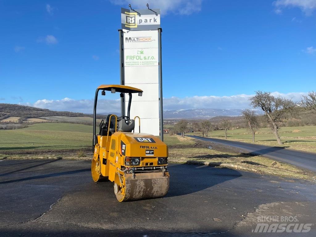 CAT CB 22 Skid steer loaders