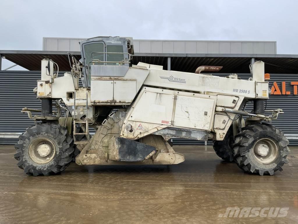 Wirtgen WR 2500S Asphalt recyclers