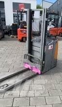Still EXD-SF20 Pedestrian stacker