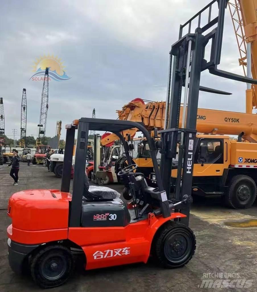 Heli CPCD 30 Diesel trucks