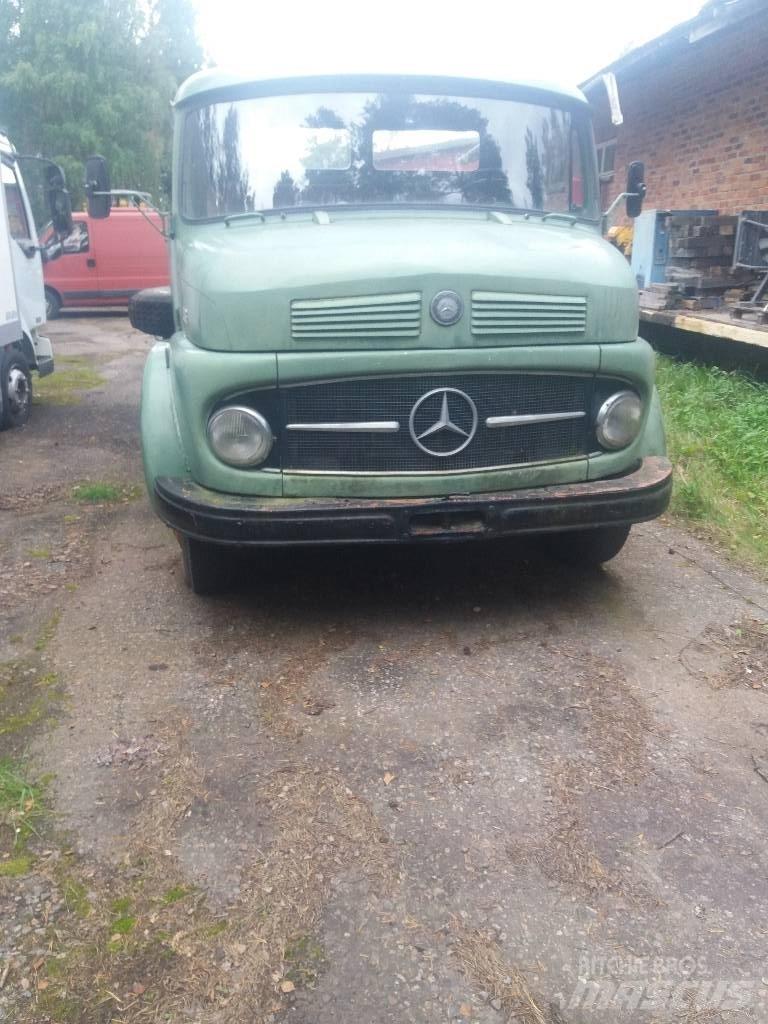 Mercedes-Benz 1113 Tipper trucks