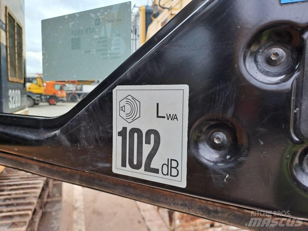 CAT 328 D LCR Crawler excavators