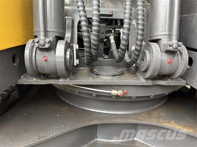 Volvo EC240 Crawler excavators