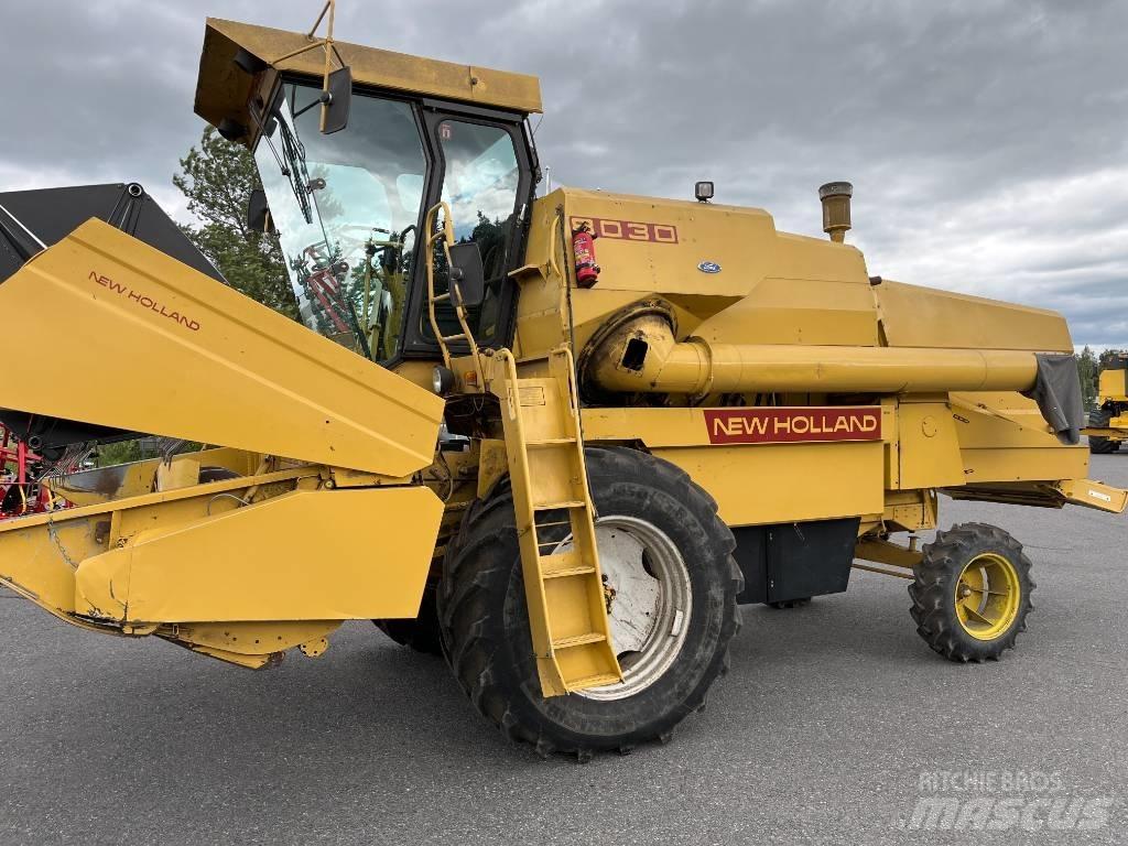 New Holland 8030 12´ Combine harvesters