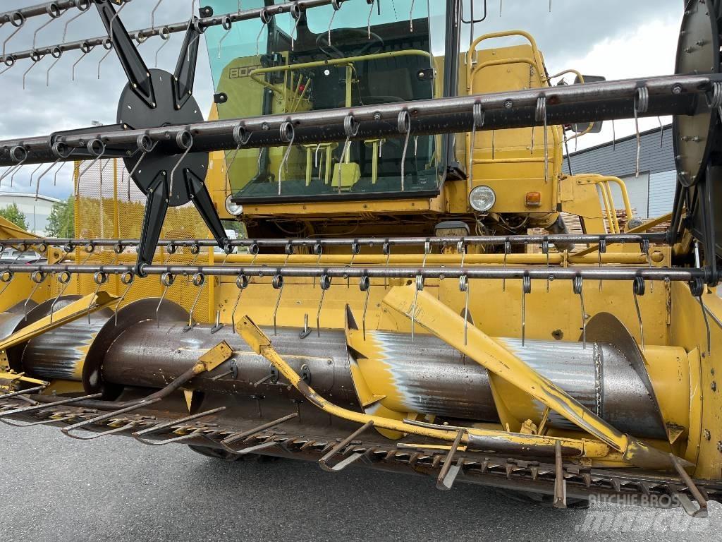 New Holland 8030 12´ Combine harvesters
