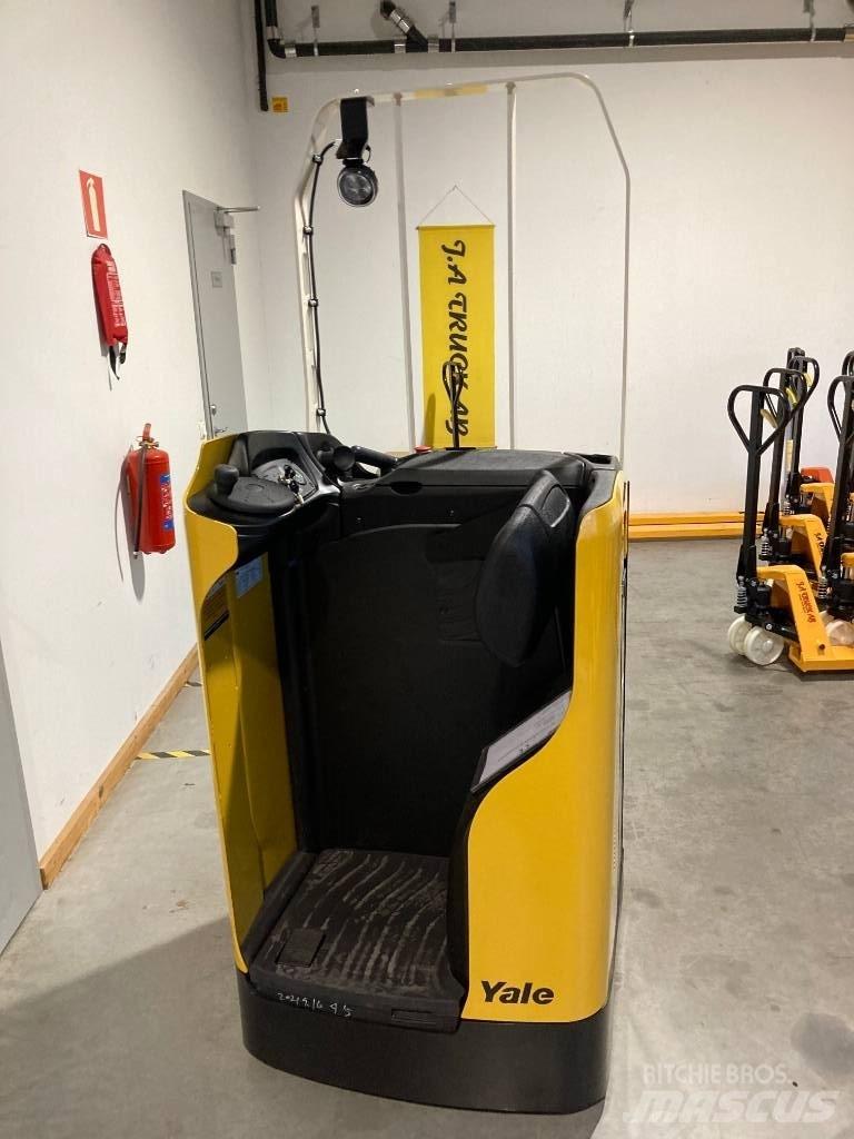 Yale MP20T. 2000kg Low lifter with platform